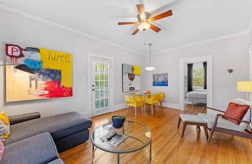 Dilworth House | Bright and Restful 2BR near Uptown with Balcony