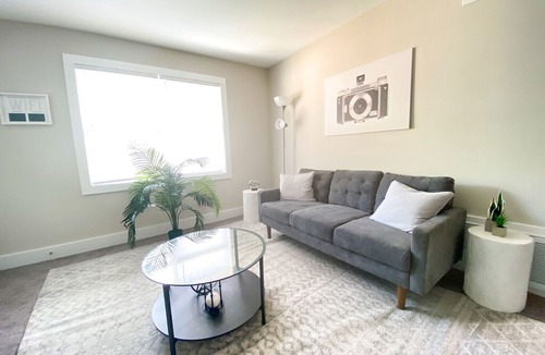South Tuxedo Park Apartment | ⭐️BRIGHT AND STYLISH HOME IN BUCKHEAD WITH 2Br AND FREE PARKING⭐️