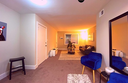 South Tuxedo Park Apartment | ⭐️BRIGHT AND STYLISH HOME IN BUCKHEAD WITH 2Br AND FREE PARKING⭐️