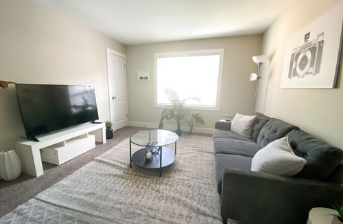 South Tuxedo Park Apartment | ⭐️BRIGHT AND STYLISH HOME IN BUCKHEAD WITH 2Br AND FREE PARKING⭐️