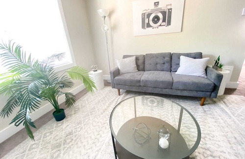 South Tuxedo Park Apartment | ⭐️BRIGHT AND STYLISH HOME IN BUCKHEAD WITH 2Br AND FREE PARKING⭐️
