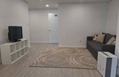 Sugar Hill Apartment | Bright Basement Apt. in Sugar Hill with Full Kitchen