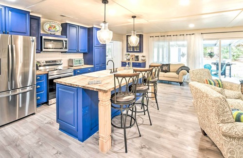 Shell Point House | Bright Beaufort Home w/Porch & Fire Pit!