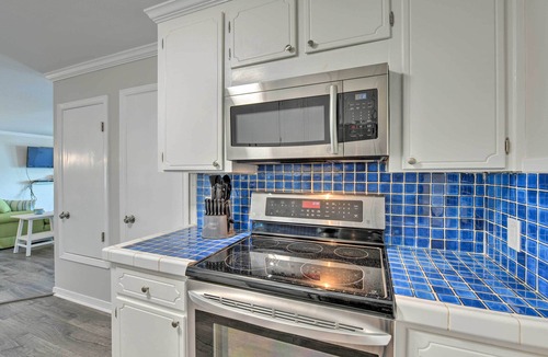 Perdido Key Coves One House | Bright & Chic Pensacola Townhouse w/Sunroom!