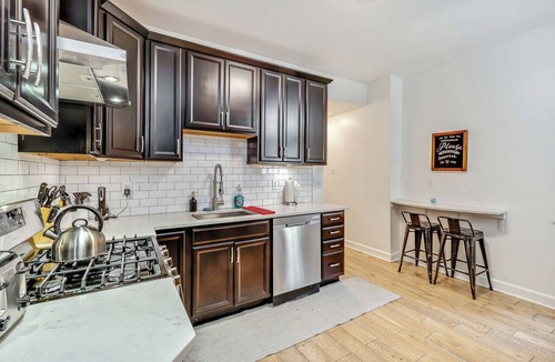 Fishtown House | Bright + Cozy! Sleeps 6! Fishtown Masterpiece! Free Street Parking!