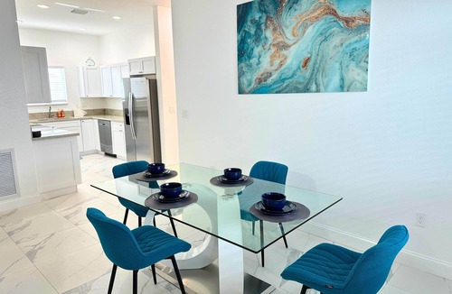 Downtown Fort Lauderdale House | Bright & Modern Home | October 18% Discount