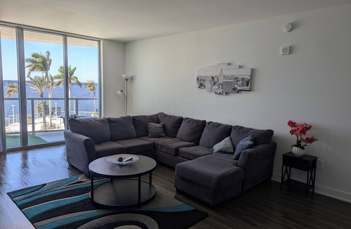 Fort Myers Apartment | Bright Ocean View 2-bedroom tower with AC in pleasant downtown Fort Myers