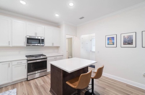 South Pensacola House | Bright & open/walk to downtown!