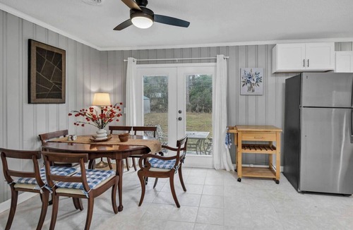 Cayce House | Bright & Renovated 3BR Close to Downtown