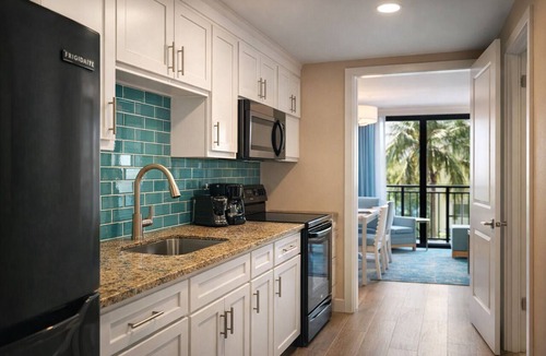 Myrtle Beach Hotel | Bright Seaside Suite with Partial Views & Relaxed Vibes