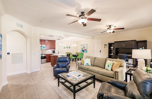 Pelican Condo | Bright, Spacious Condo w/Pool, Close to Beaches!