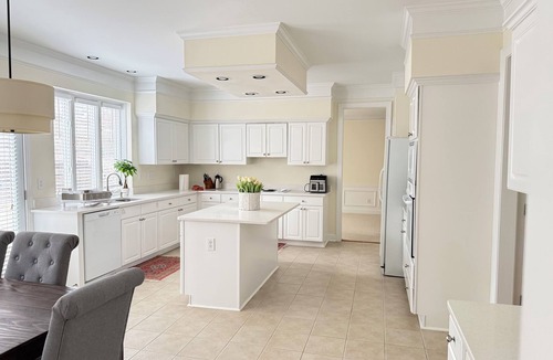 Roswell House | Bright Spacious Home Near Historic Roswell And East Cobb