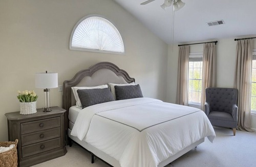 Roswell House | Bright Spacious Home Near Historic Roswell And East Cobb