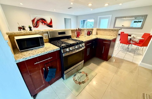 Sunrise House | Bright & Spacious Sunrise 3 Bedroom Retreat