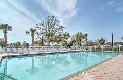 Garden City Cottage | Bright Surfside Beach Cottage w/ Resort Amenities!