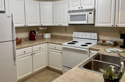 Bluff City Condo | Bristol Raceday Center Condo gated parking