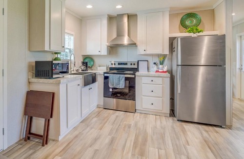Brooksville House | Brooksville Home with Fenced Yard - 14 Mi to Coast!