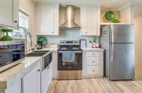 Brooksville House | Brooksville Home with Fenced Yard - 14 Mi to Coast!