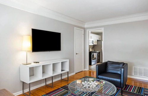 Brookwood Apartment | Brookwood Courtyard by BCA Furnished Apartments Bcc2b 03 C