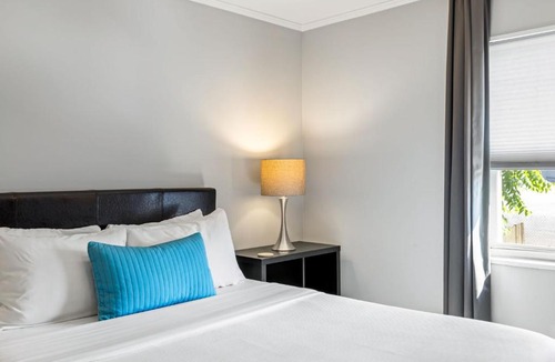 Brookwood Apartment | Brookwood Courtyard by BCA Furnished Apartments