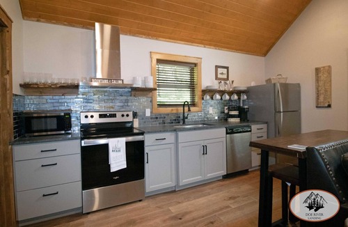 Roan Mountain Cabin | Brown Trout Cabin - 1 Bedroom + Loft & Sleeper Cabin, River Access
