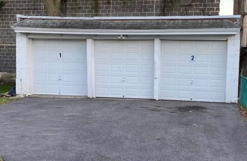 Bryn Mawr Apartment | Bryn Mawr Spacious Grnd Floor Apt Free Parking