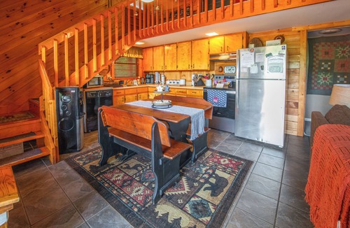 Almond Cabin | Bryson City Cabin | Hot Tub, Mtn Views | Sleeps 8