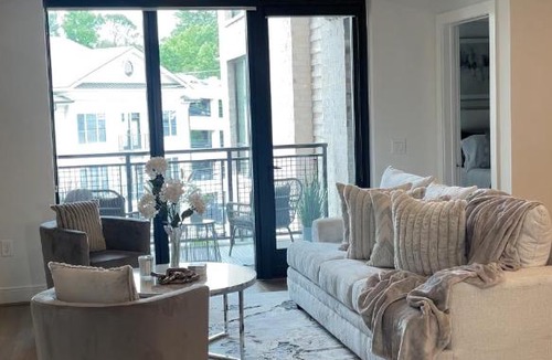 South Tuxedo Park Apartment | Buckhead Atlanta Luxury Suite