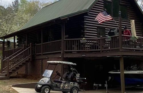 Tignall Cabin | Buckhead Lodge A-4 seasons lakeside cabin with gameroom
