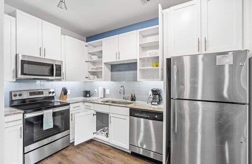 North Buckhead Apartment | Buckhead Suite Near Phipps Plaza!