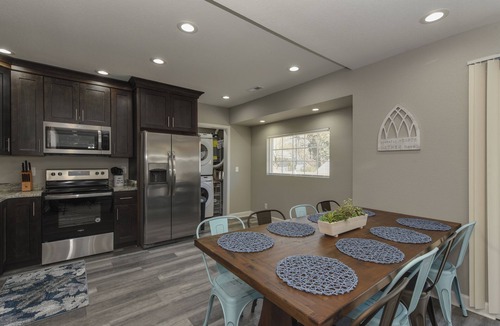 Buckroe Beach House | Buckroe Beach 8 Bedrooms! Walk to the beach!