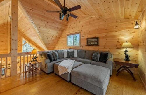 Ellijay Villa | Bucks Bear Lodge - Fireplaces Wooded Views