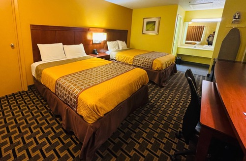 West Colonial Hotel | Budget Inn - Orlando Downtown