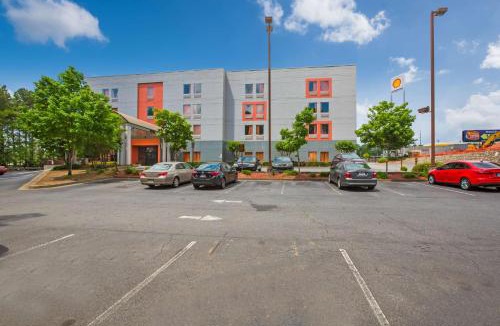 Cumberland Hotel | Budgetel Inns & Suites - Atlanta Galleria Stadium