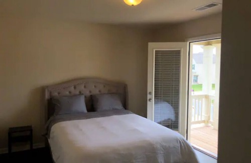 Lawrenceville House | BUILT IN '18❤️HOSTS UP TO 8❤️GREAT FOR FAMILIES❤️