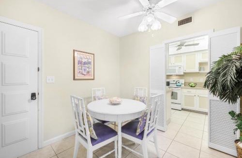 Marco Island House | Bungalow-style beachfront condo with pool