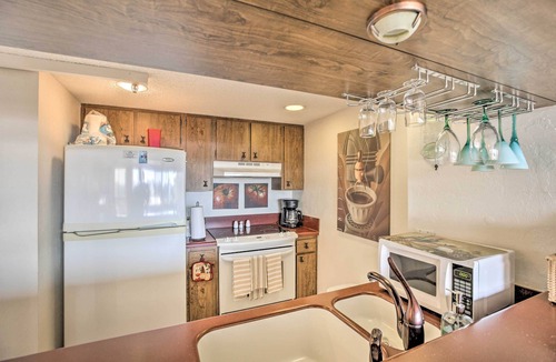 Burnt Store Marina Condo | Burnt Store Marina Condo: Boat, Swim, Golf!