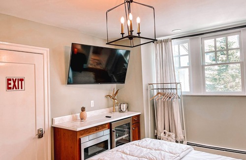 Cape May Hotel | Buttonwood Boutique Hotel Suite #2, Beach & Town
