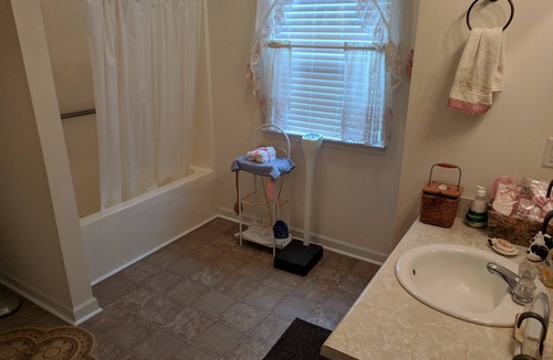 Byron House | ★ Byron Bungalow ★ Cozy Quiet ∣ Near I-75 & Amazon