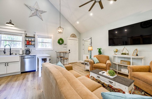 Crawford County Apartment | Byron Getaway w/Fire Pit - Near MGA & Mercer!