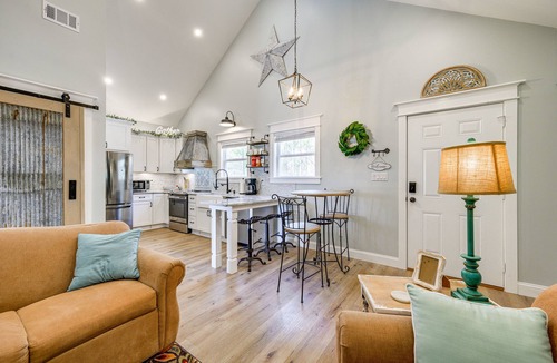 Crawford County Apartment | Byron Getaway w/Fire Pit - Near MGA & Mercer!