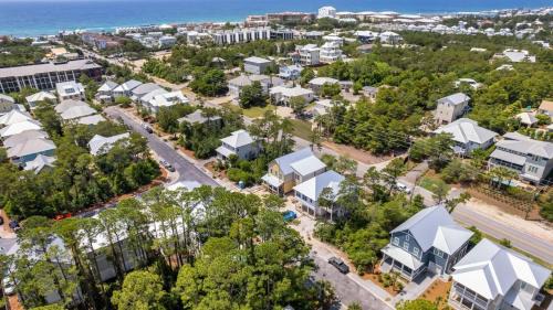 Lakeside at Blue Mountain Beach House | Cabana Blue by AvantStay Walk to Beach Golf CartBikes Included Pool Access