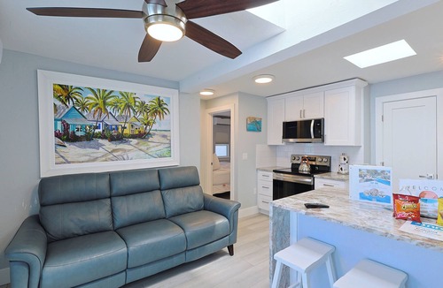 Siesta Key Cottage | Cabana Cottage Across street from Beach and Heated Pool