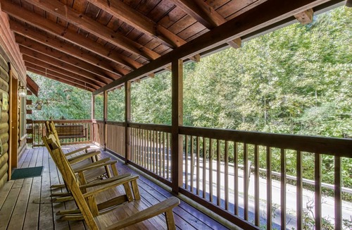 Pigeon Forge Cabin | Cabin ∙ 1 bedroom ∙ 6 guests