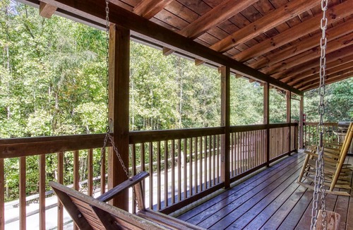 Pigeon Forge Cabin | Cabin ∙ 1 bedroom ∙ 6 guests