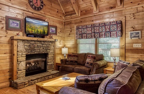 Pigeon Forge Cabin | Cabin ∙ 1 bedroom ∙ 6 guests