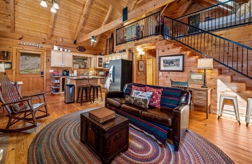 Walland House | Cabin at Moss Ridge