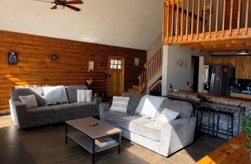Anderson Cabin | Cabin by lake. 15 mins to Clemson University and AU