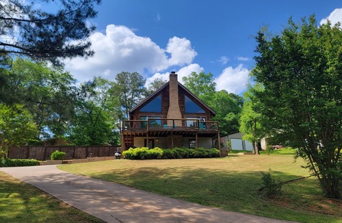 Anderson Cabin | Cabin by lake. 15 mins to Clemson University and AU