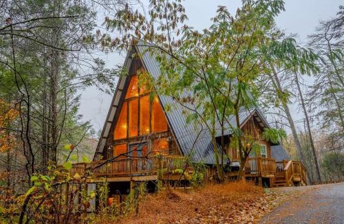 Sevierville House | Cabin Coco Resort Stay! Swim Spa, Views, Games